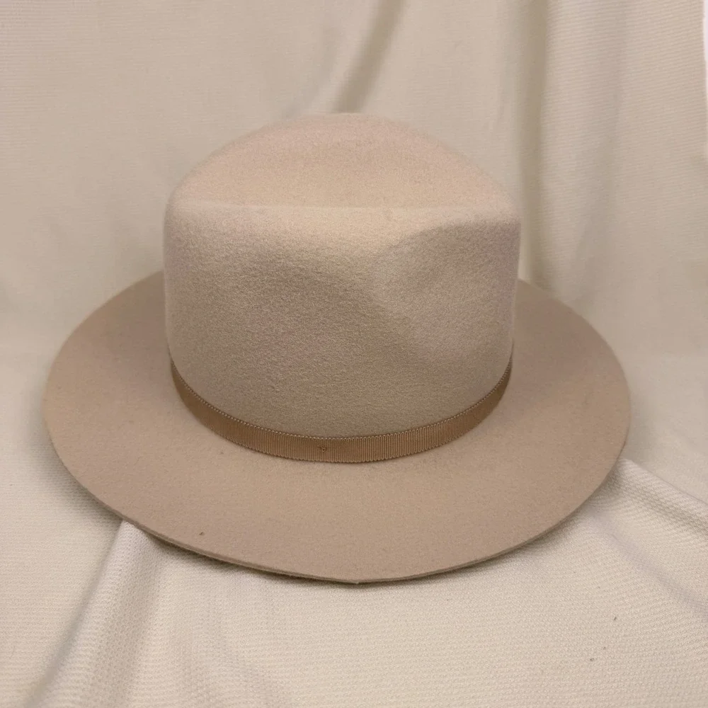 Aritzia Auxiliary Tan Wool Fedora Hat‎ Size S/M Adjustable Fall Style